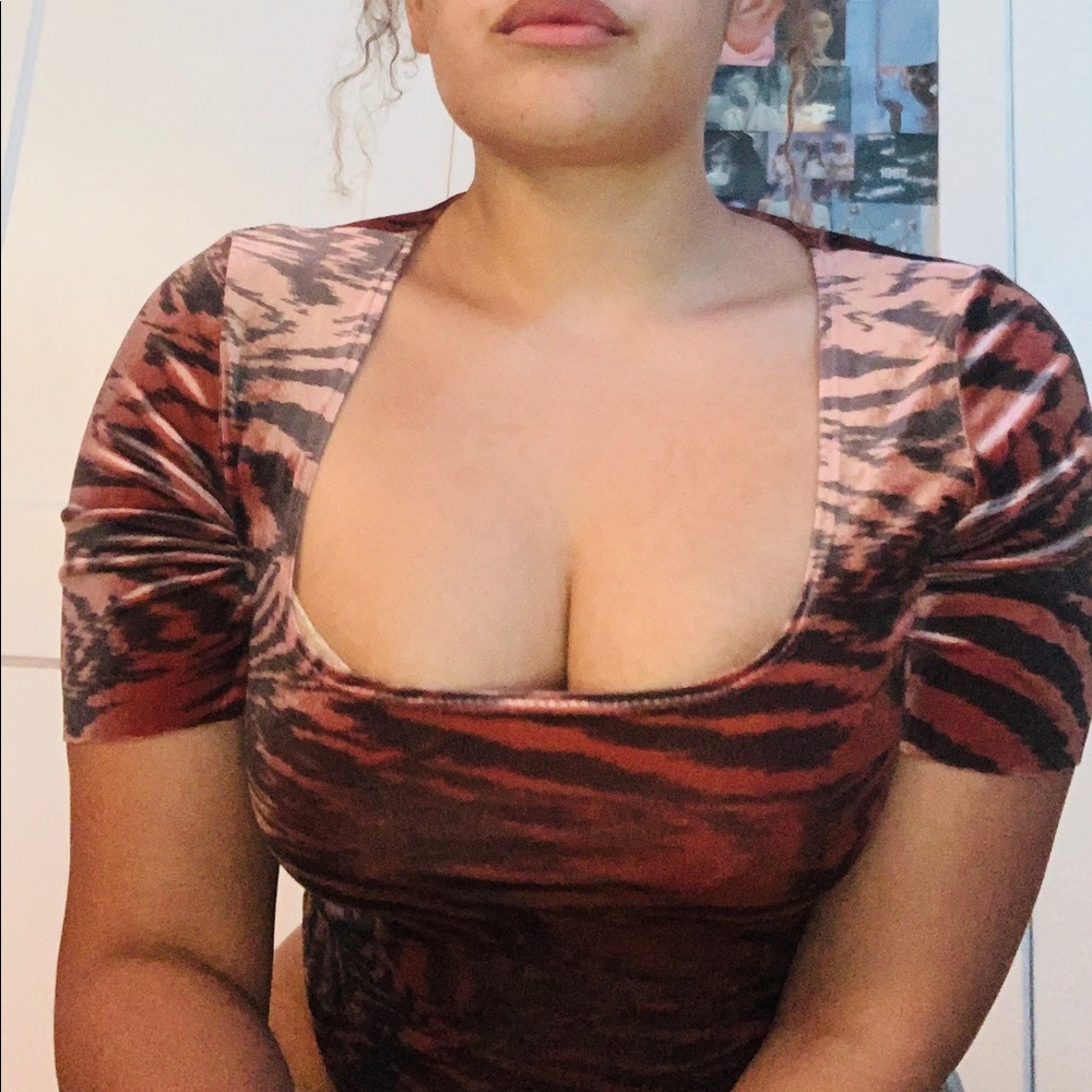 Fashion nova square neck pink velvet top